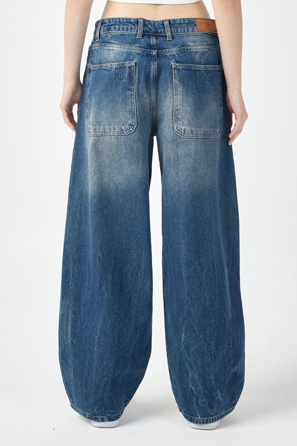 Indigo Fade Balloon Jeans for Women – Wide Barrel Denim