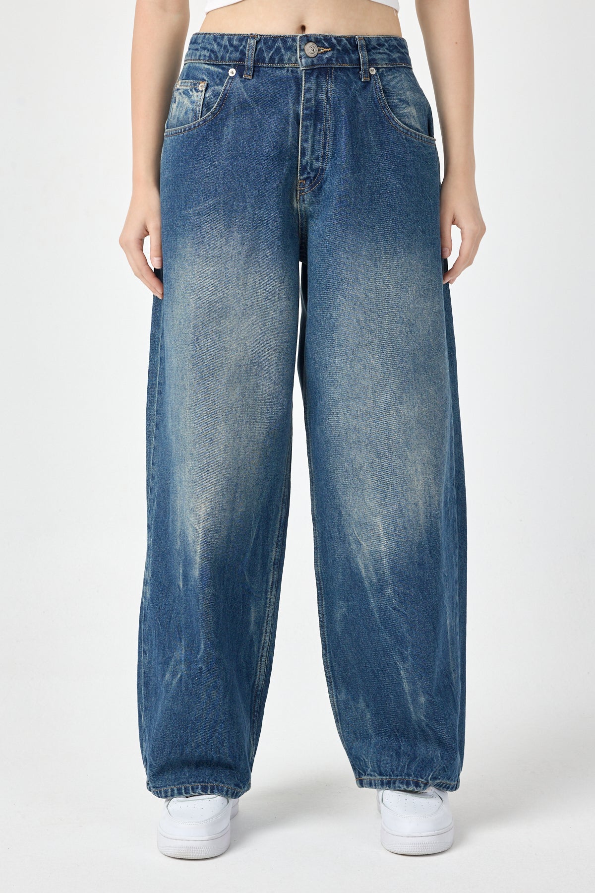 Indigo Fade Balloon Jeans for Women – Wide Barrel Denim